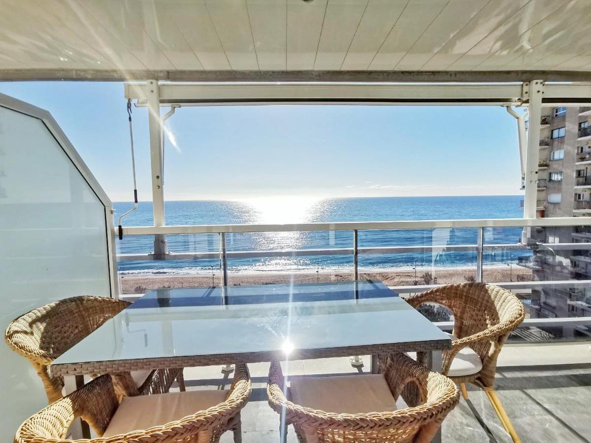 Seafront Apartment In 블랑스 외부 사진