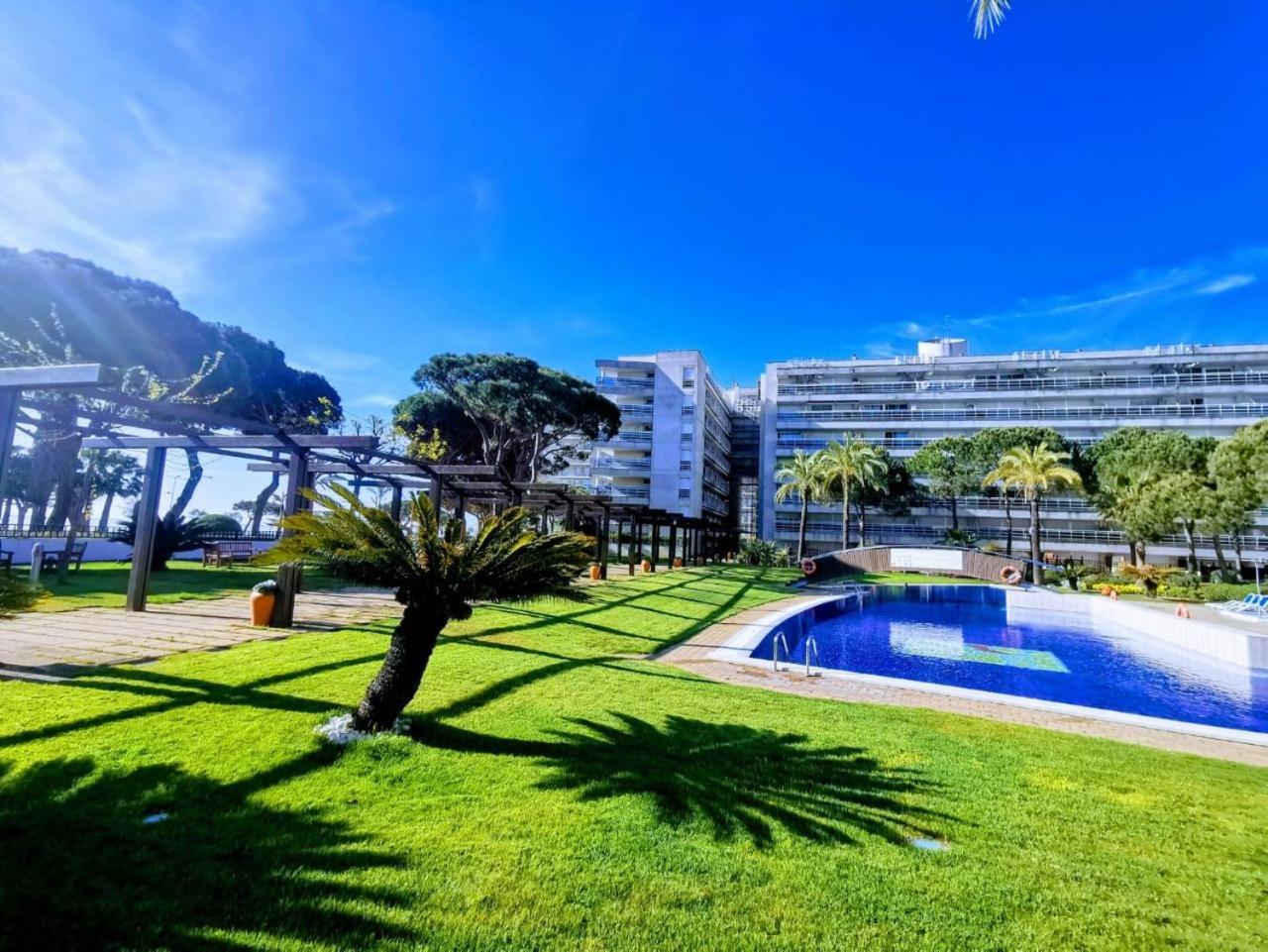 Seafront Apartment In 블랑스 외부 사진